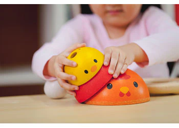 PlanToys - Chicken Nesting - Image 2